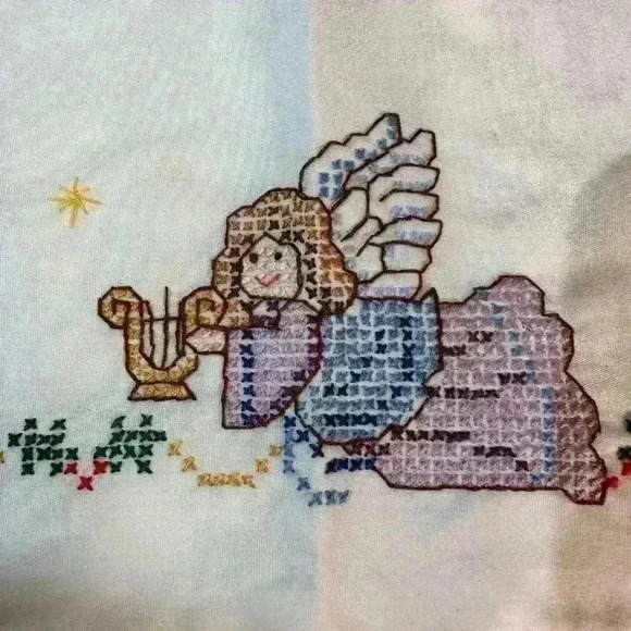 Vtg Table Runner Embroidered Cross Stitch Angels 3 Wise Men Mary Joseph Jesus - Picture 5 of 6